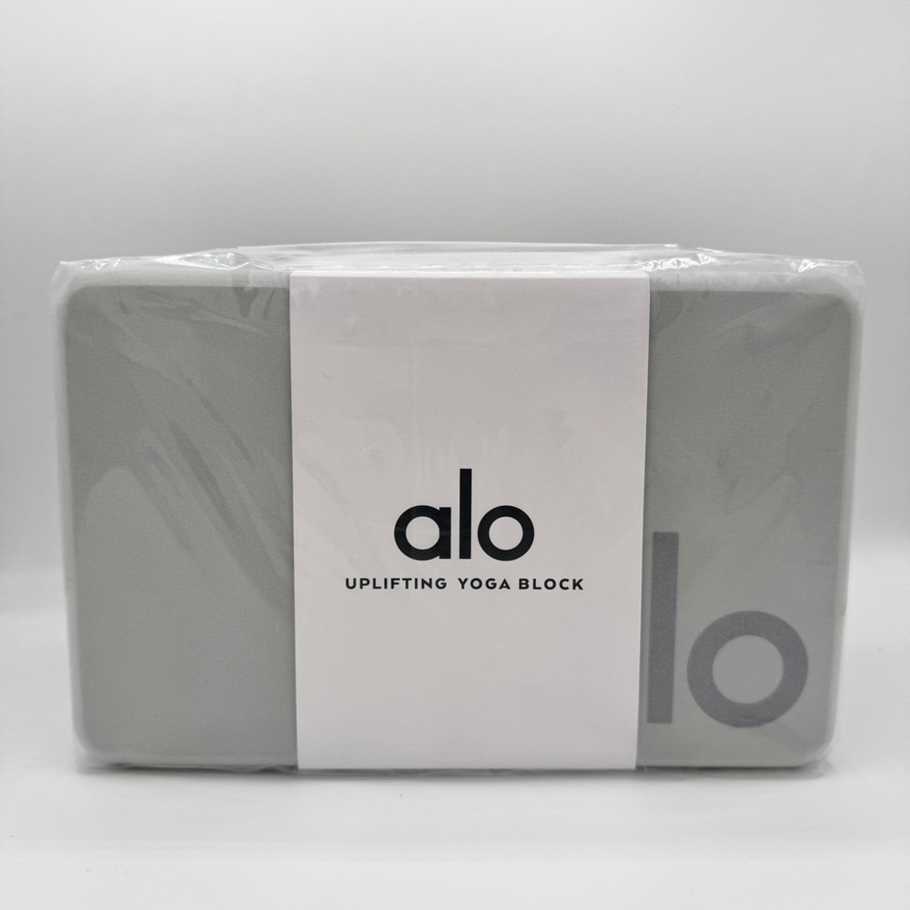 NWT ALO Yoga Uplifting Yoga Block in Dove Grey brand new - Picture 2 of 9